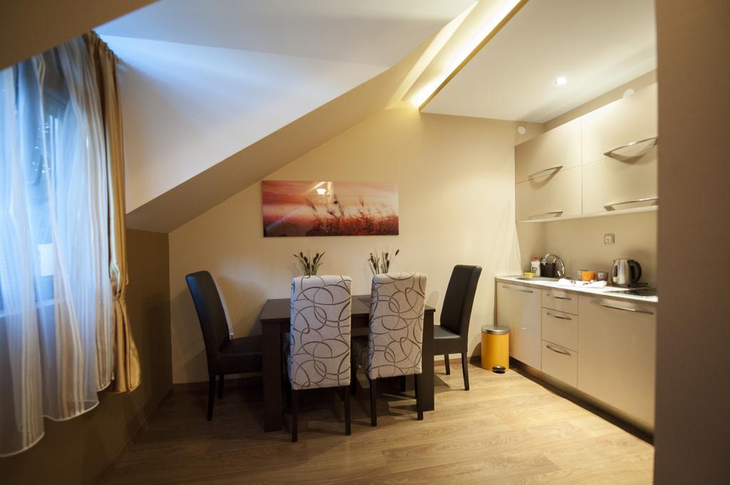 Benvenuti Apartments سيتينيي الغرفة الصورة
