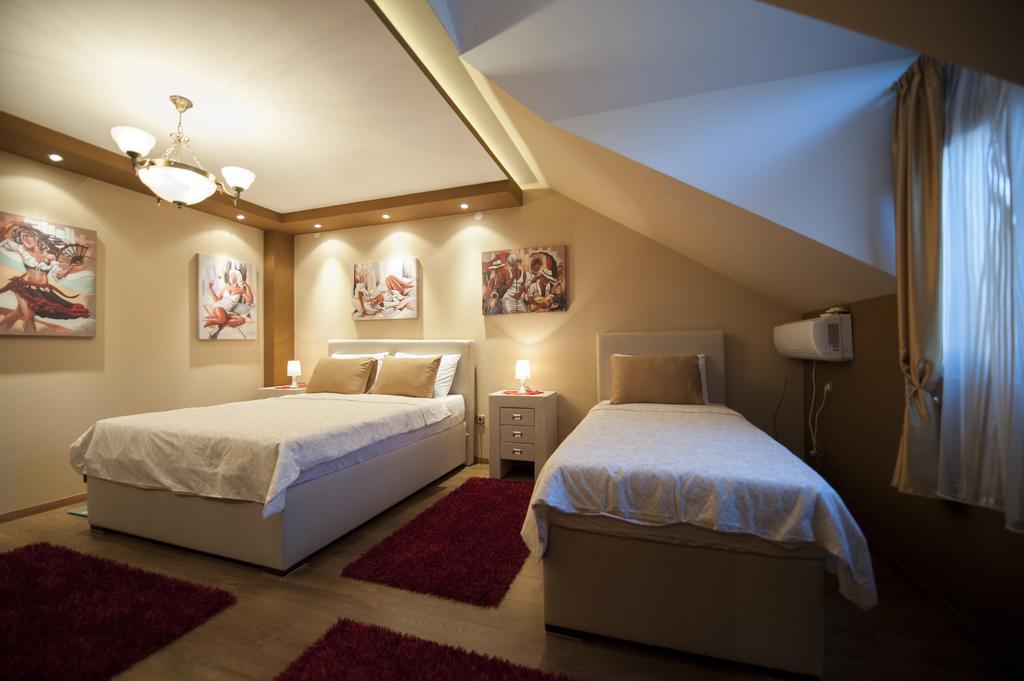 Benvenuti Apartments سيتينيي الغرفة الصورة